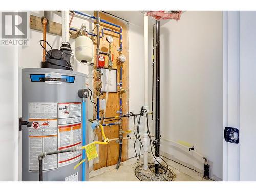 8928 Tavistock Road, Vernon, BC - Indoor Photo Showing Basement