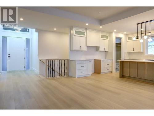 8928 Tavistock Road, Vernon, BC - Indoor Photo Showing Kitchen