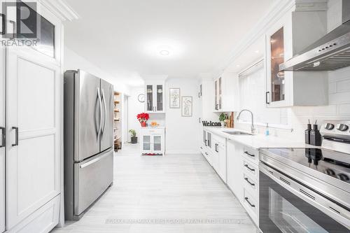 520 Elm Road, Whitchurch-Stouffville, ON - Indoor Photo Showing Kitchen