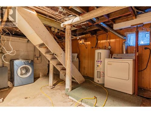 1415 Neilson Street, Trail, BC - Indoor Photo Showing Laundry Room