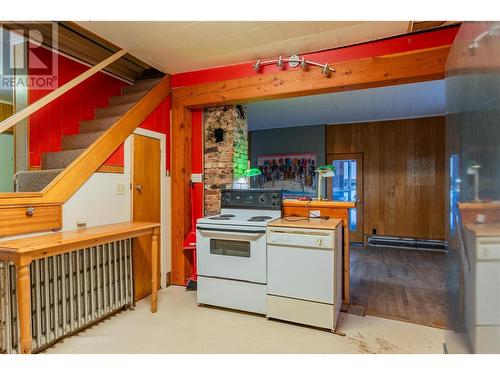 1415 Neilson Street, Trail, BC - Indoor Photo Showing Kitchen