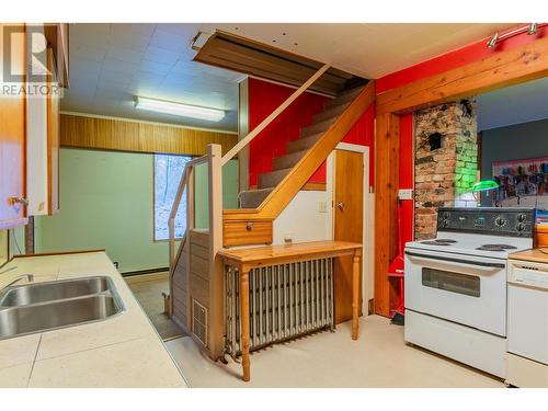 1415 Neilson Street, Trail, BC - Indoor Photo Showing Kitchen With Double Sink