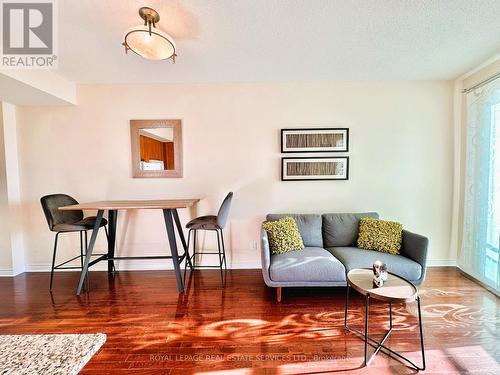 1502 - 60 Byng Avenue, Toronto, ON - Indoor Photo Showing Living Room