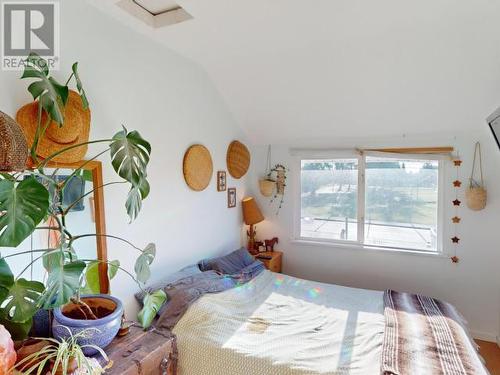 6979 Egmont Street, Powell River, BC - Indoor Photo Showing Bedroom