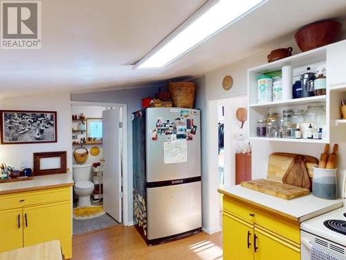 6979 Egmont Street, Powell River, BC - Indoor Photo Showing Kitchen