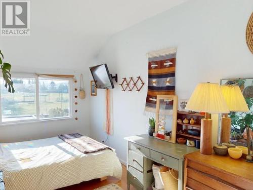 6979 Egmont Street, Powell River, BC - Indoor Photo Showing Bedroom