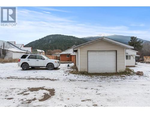 Garage Outside - 5768 Highway 97 N Highway, Falkland, BC 