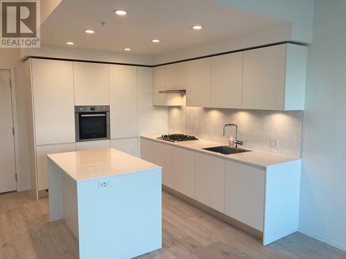 614 3809 Evergreen Place, Burnaby, BC - Indoor Photo Showing Kitchen With Upgraded Kitchen