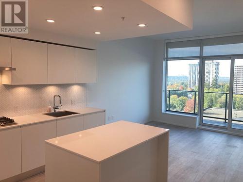 614 3809 Evergreen Place, Burnaby, BC - Indoor Photo Showing Kitchen