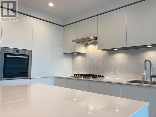 614 3809 Evergreen Place, Burnaby, BC - Indoor Photo Showing Kitchen