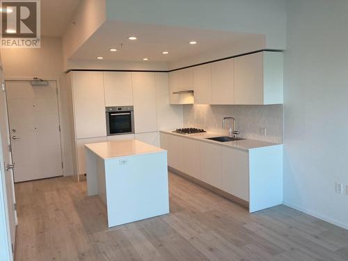 614 3809 Evergreen Place, Burnaby, BC - Indoor Photo Showing Kitchen