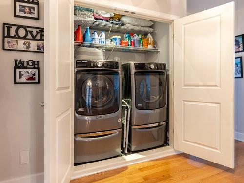 Salle de lavage - 10178 Rue Panis-Charles, Montréal (Rivière-Des-Prairies/Pointe-Aux-Trembles), QC - Indoor Photo Showing Laundry Room