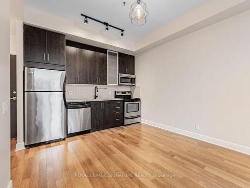 813S-112 George St, Toronto, ON - Indoor Photo Showing Kitchen