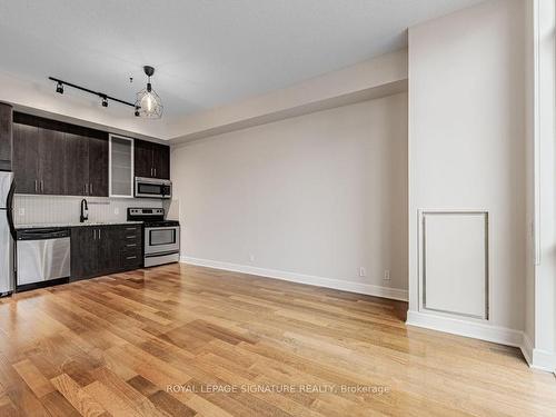 813S-112 George St, Toronto, ON - Indoor Photo Showing Kitchen