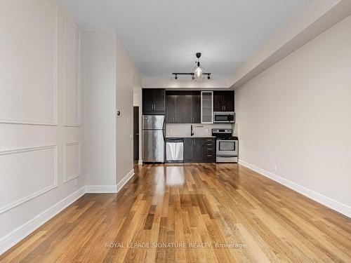 813S-112 George St, Toronto, ON - Indoor Photo Showing Kitchen