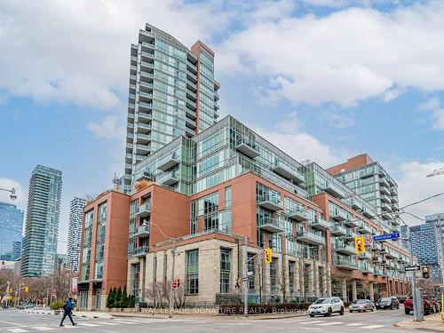 813S-112 George St, Toronto, ON - Outdoor With Facade