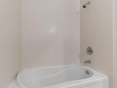 813S-112 George St, Toronto, ON - Indoor Photo Showing Bathroom