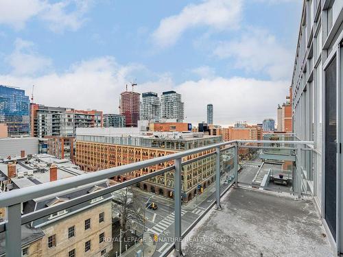 813S-112 George St, Toronto, ON - Outdoor With View