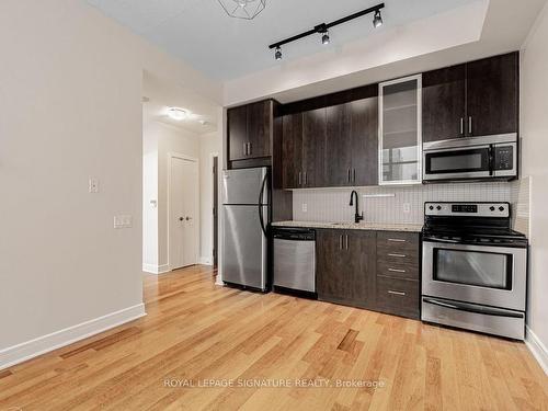 813S-112 George St, Toronto, ON - Indoor Photo Showing Kitchen