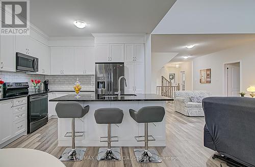 4 Alamode Road, Brampton, ON - Indoor Photo Showing Kitchen With Upgraded Kitchen