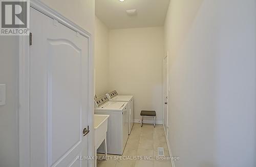 4 Alamode Road, Brampton, ON - Indoor Photo Showing Laundry Room