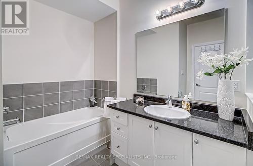 4 Alamode Road, Brampton, ON - Indoor Photo Showing Bathroom