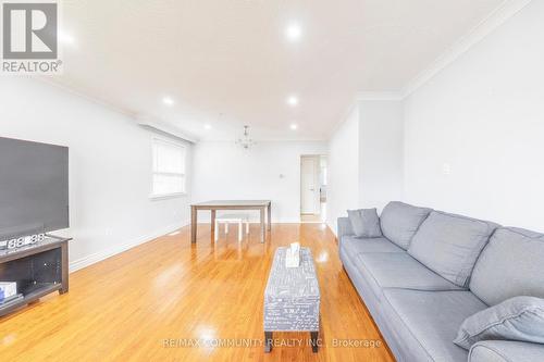 5 Woolwick Drive, Toronto, ON - Indoor Photo Showing Living Room