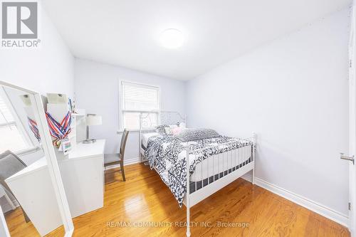 5 Woolwick Drive, Toronto, ON - Indoor Photo Showing Bedroom