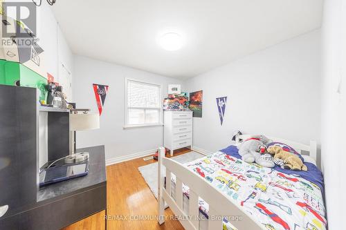 5 Woolwick Drive, Toronto, ON - Indoor Photo Showing Bedroom