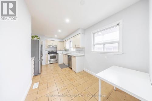 5 Woolwick Drive, Toronto, ON - Indoor Photo Showing Kitchen