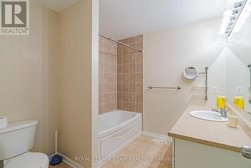 403 Fosterbrook Way, Ottawa, ON - Indoor Photo Showing Bathroom