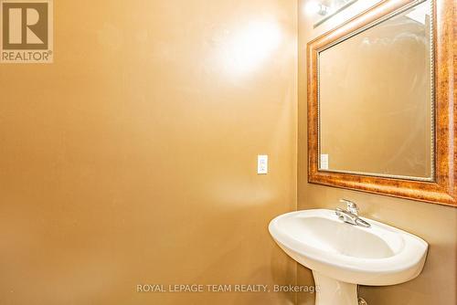 403 Fosterbrook Way, Ottawa, ON - Indoor Photo Showing Bathroom