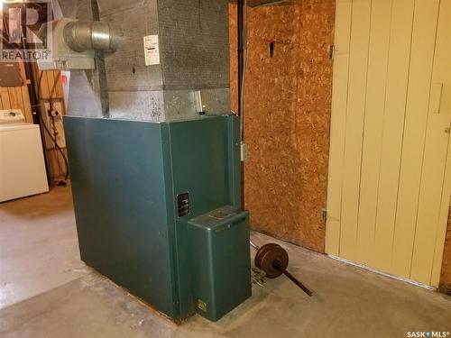 525 3Rd Avenue E, Unity, SK - Indoor Photo Showing Laundry Room