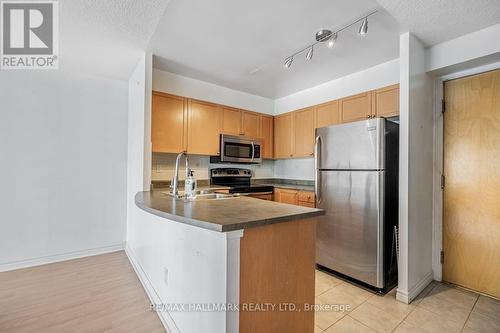 930 - 600 Queens Quay W, Toronto, ON - Indoor Photo Showing Kitchen With Double Sink