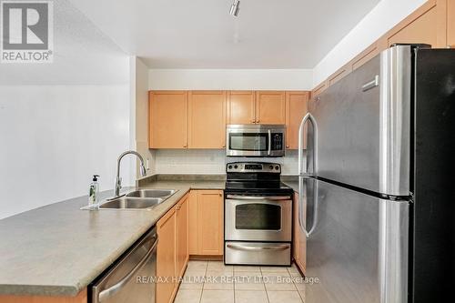 930 - 600 Queens Quay W, Toronto, ON - Indoor Photo Showing Kitchen With Stainless Steel Kitchen With Double Sink