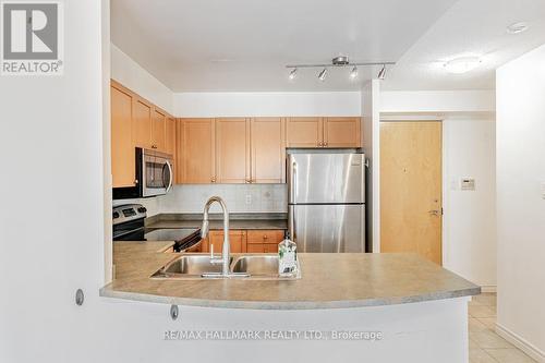 930 - 600 Queens Quay W, Toronto, ON - Indoor Photo Showing Kitchen With Double Sink