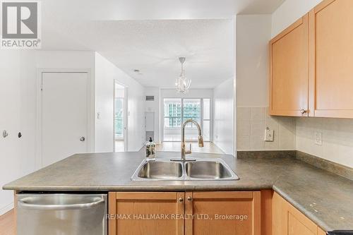 930 - 600 Queens Quay W, Toronto, ON - Indoor Photo Showing Kitchen With Double Sink