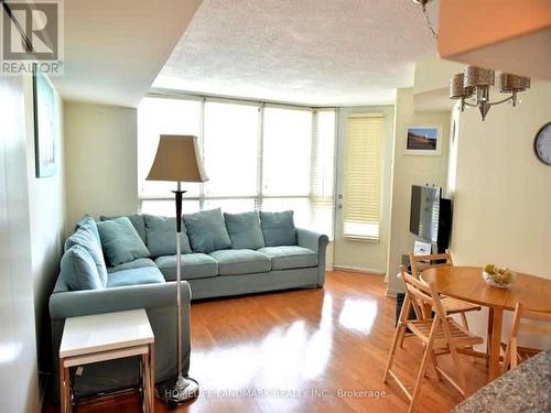 206 - 228 Queens Quay W, Toronto, ON - Indoor Photo Showing Living Room