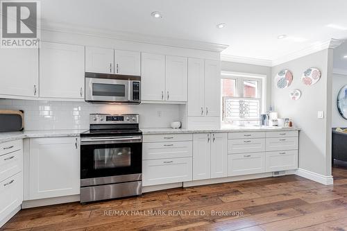 66 Stratton Crescent, Whitby, ON - Indoor Photo Showing Kitchen