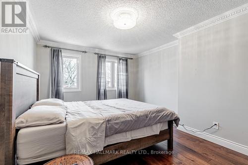 66 Stratton Crescent, Whitby, ON - Indoor Photo Showing Bedroom