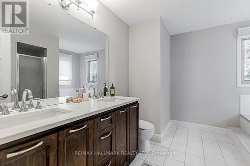 66 Stratton Crescent, Whitby, ON - Indoor Photo Showing Bathroom