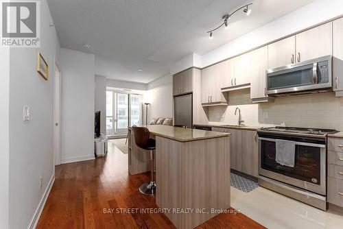 414 - 9191 Yonge Street, Richmond Hill, ON - Indoor Photo Showing Kitchen With Stainless Steel Kitchen With Upgraded Kitchen