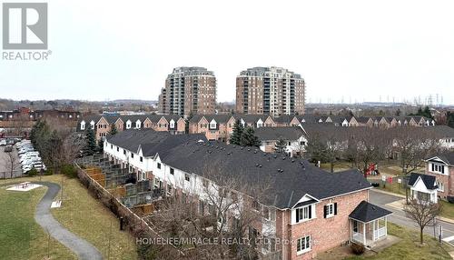 514 - 9199 Yonge Street, Richmond Hill, ON - Outdoor