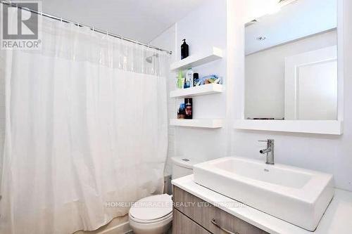 514 - 9199 Yonge Street, Richmond Hill, ON - Indoor Photo Showing Bathroom