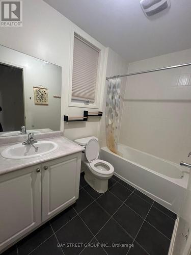 107 William F Bell Parkway, Richmond Hill, ON - Indoor Photo Showing Bathroom