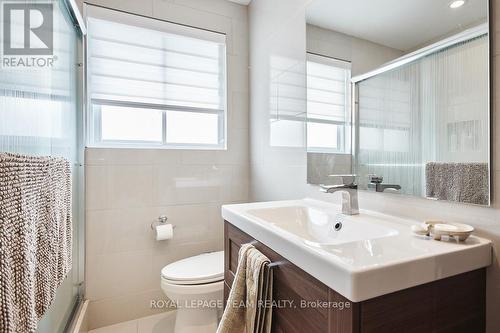 2 - 333 Zephyr Avenue, Ottawa, ON - Indoor Photo Showing Bathroom