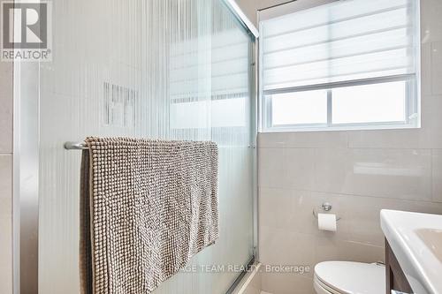 2 - 333 Zephyr Avenue, Ottawa, ON - Indoor Photo Showing Bathroom