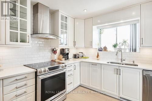 2 - 333 Zephyr Avenue, Ottawa, ON - Indoor Photo Showing Kitchen With Double Sink With Upgraded Kitchen