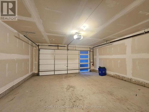 3167 Elgin Mills Road E, Markham, ON - Indoor Photo Showing Garage