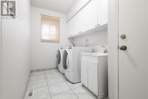 2093 The Chase, Mississauga, ON - Indoor Photo Showing Laundry Room